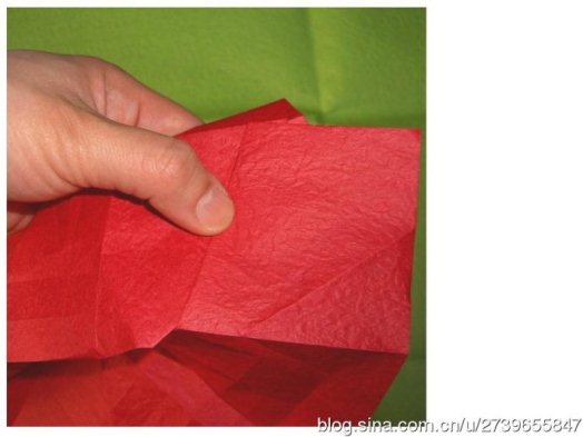 现在的折叠样式同样适合于折纸玫瑰花花瓣的塑形折纸操作