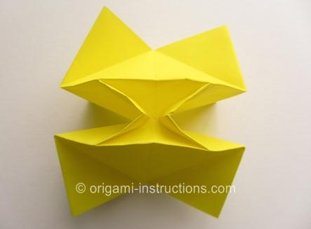 有效的完成一个折纸玫瑰的折法制作可以让身心得到极大的放松