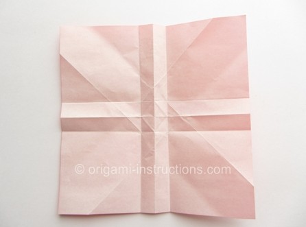 良好的折纸玫瑰花制作基础是一些很简单的折纸玫瑰折法制作
