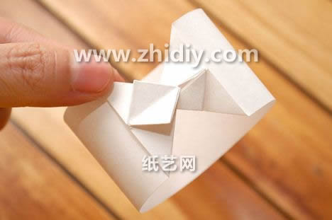 折纸教程中有许多折纸制作实际上还是挺简单的