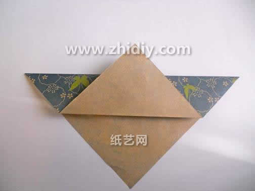 情人节折纸鸟的折纸制作比起其他折纸制作都容易许多