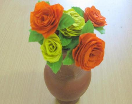 简单纸玫瑰花朵的手工DIY制作教程