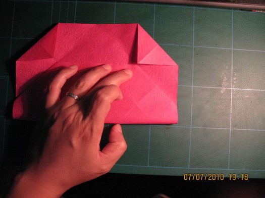 折纸玫瑰教程的要点就是将需要进行特殊折叠的地方标示清楚