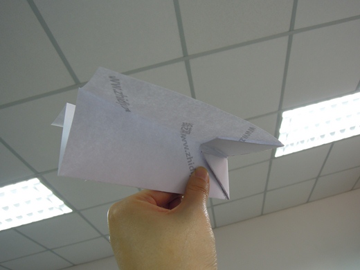 纸飞机大全之基本款御风战机折纸教程