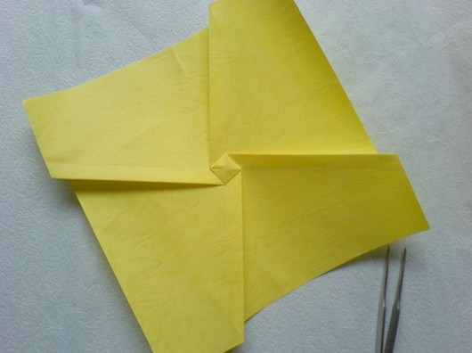 纸玫瑰的折法教程图解手把手教你学习折纸玫瑰的制作