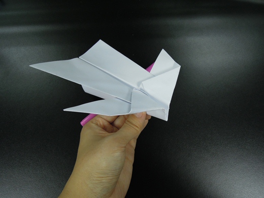 纸飞机的折法之超级盘旋者折纸飞机教程