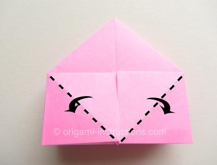 通过对局部来进行折叠使得这个折纸模型有一个完整的底部结构