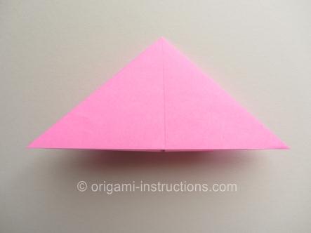 按照同样的折纸方式来完成折纸模型背面的另外的一个折纸结构