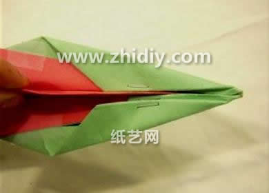 胶带和订书机是比较少用到折纸飞机制作总的两种材料
