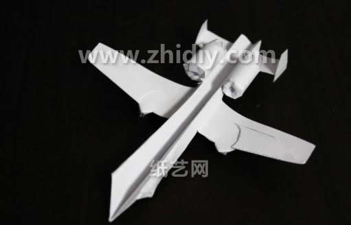 到这里得到的折纸飞机已经是完整的A10攻击机飞机纸模型的样式了