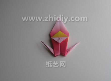 现在制作出来的折纸模型样式可以改造成漂亮的折纸鸟