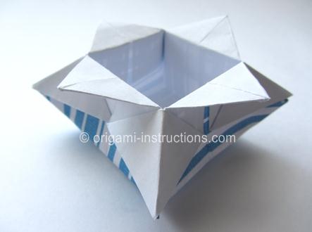 最终完成制作的折纸星星盒子还是非常漂亮和具有极好的立体效果的
