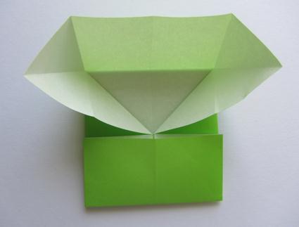 现在这样的构型是完成一个局部的折纸方形结构的制作