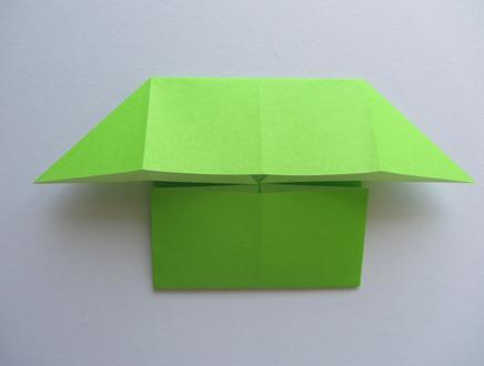 基本的折纸方形本身就是常常使用在折纸制作中的常见构型样式