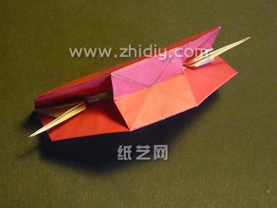 千纸鹤常见的漂亮构型是让千纸鹤展现其魅力的一个关键所在