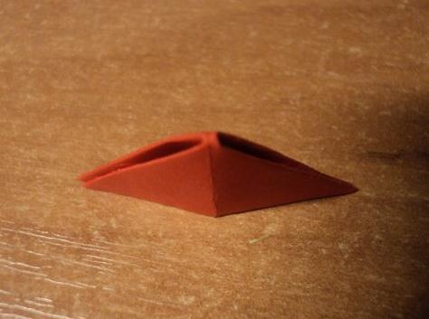 小鸭子也可以使用折纸三角插这样独特的方式来进行呈现