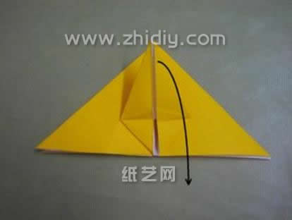 手工折纸中折纸鹰的制作属于比较简单的一种折纸方法