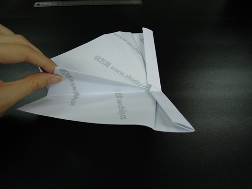 折纸飞机大全图解教程之特级折纸飞机