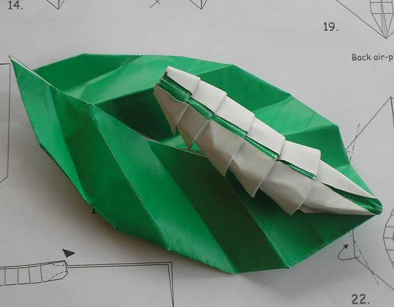 折纸桑叶上的蚕宝宝折纸图纸教程[昆虫折纸图谱]