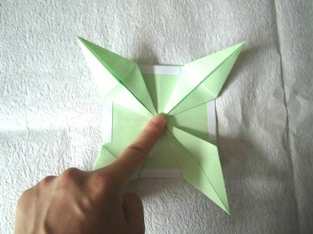 折纸图解的教程一步一步的教你完成漂亮的折纸蛋糕