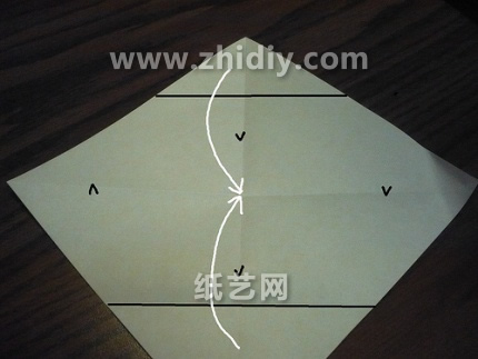 解决了组合折纸的固定问题就可以让折纸盒子在最终成型的时候不至于散架