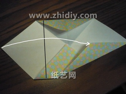 手工折纸制作过程中的组合方式实际上根据教程的不同有所不同