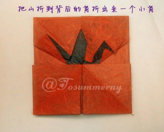 经典的折纸千纸鹤制作教程融合了折纸徽章的平面感变得更加的独特了