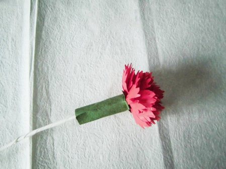 纸艺康乃馨花朵比较适合最终被制作成漂亮的花束