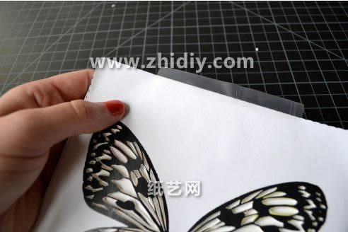 母亲节礼物的制作方面大家可以学习和借鉴这个漂亮的纸袋哦蝴蝶
