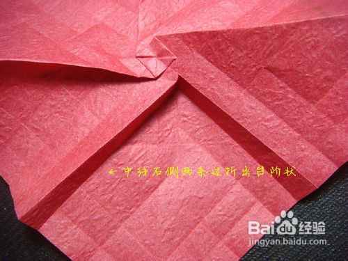 越来越多的朋友开始尝试种类多样的折纸千纸鹤和折纸玫瑰花的折法