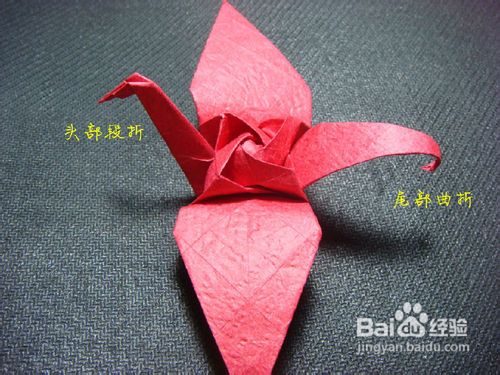 千纸鹤折纸玫瑰花融合了纸玫瑰的妖娆之感和千纸鹤的祝福之意