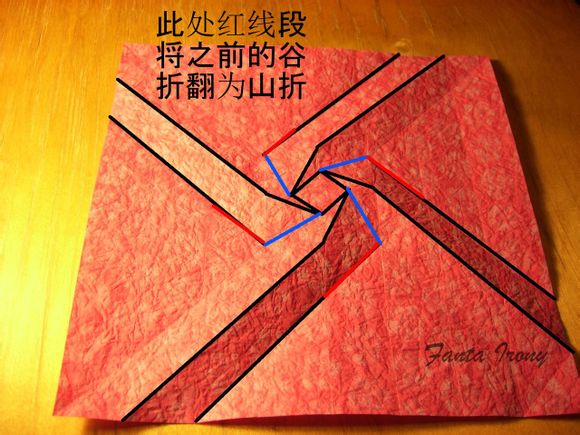 折纸盒子上将折纸玫瑰的构型呈现出来效果十分的不错