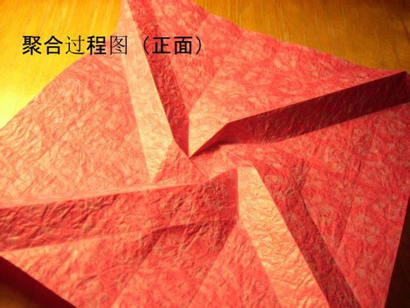 学习这个折纸玫瑰花礼盒能够给我们提供更多创意性的制作感觉