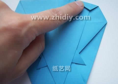 通过学习这个简单的儿童折纸大象每一个同学都可以折叠出属于自己的简单折纸大象来