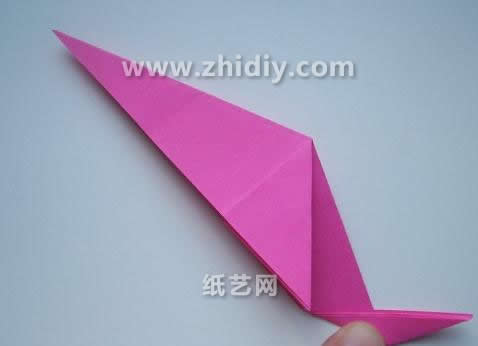 折纸鹦鹉的制作需要更多的耐心和喜欢折纸动物者不断的尝试