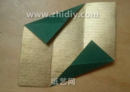 组合折纸能够简化基本的折纸操作方式从而达到一个很好的塑形效果