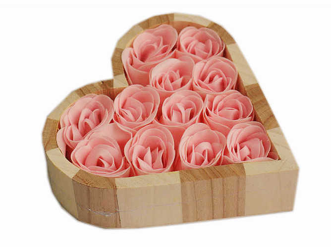 12朵玫瑰花语里与日俱增的爱