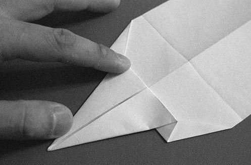有效的折叠是保证折纸米格29战斗机最终成型的一个关键