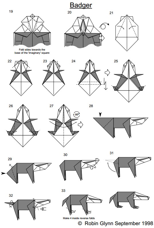 跟着折纸图谱可以轻松的完成折纸贝吉獾的折叠和制作