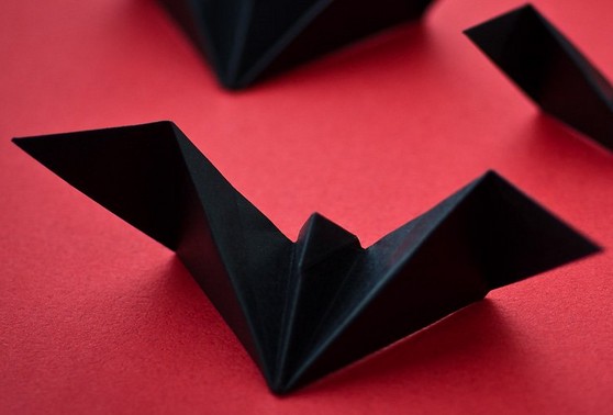 万圣节简单折纸蝙蝠的制作方法图解教程