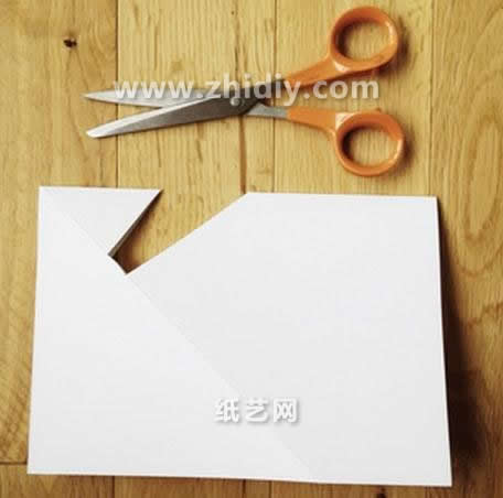 折纸的简单方法提供的教程实际上让大家都可以尝试这个折纸制作