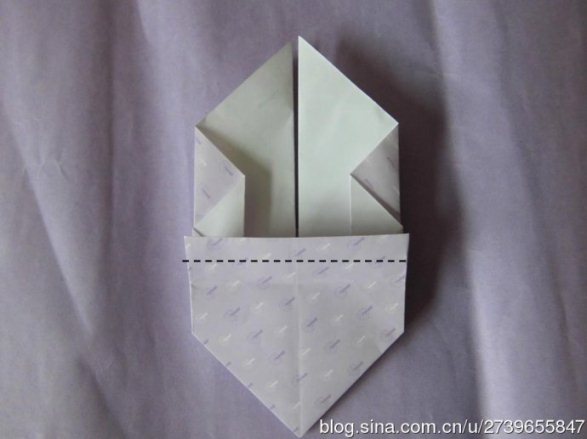 常见的折纸小篮子图解制作教程展现出来的就是构型漂亮的篮子