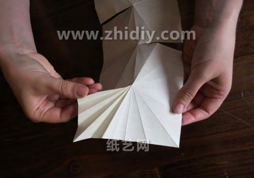 万圣节手工折纸蝙蝠的折纸教程手把手教你制作仿真度很好的万圣节折纸蝙蝠
