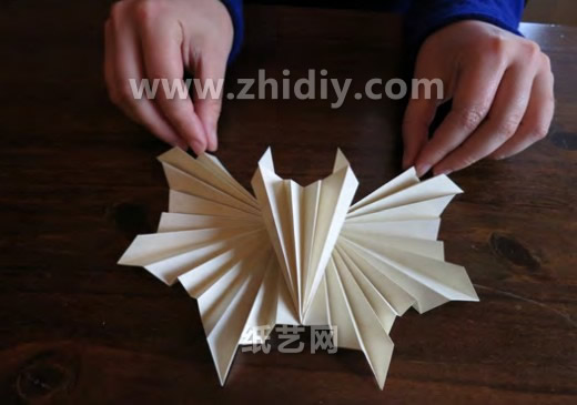 万圣节手工折纸蝙蝠的折纸教程教你如何制作出真实感很强的折纸蝙蝠