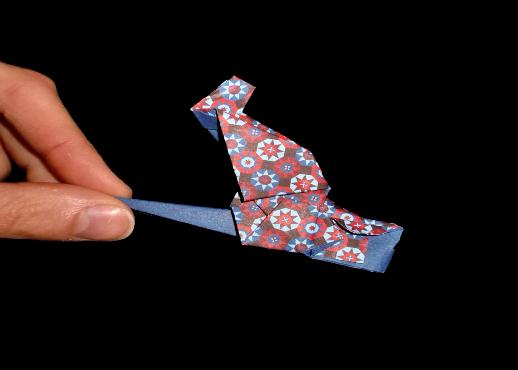 万圣节折纸大全之飞行的女巫折纸视频教程