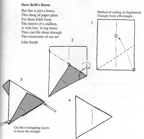 完成这个折纸狮子所使用的纸张是大家不是很经常使用的三角形纸张