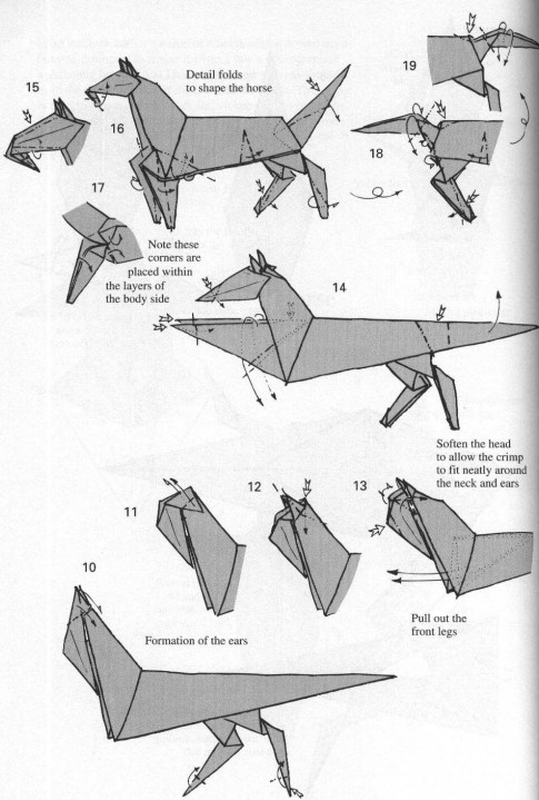 折纸马的基本折法整体上还是相当的简单和容易进行折叠操作的