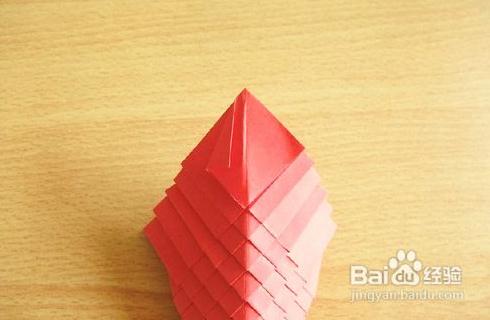 原创的指导教程能够给大家提供许多新的折纸制作的方法和折叠思路