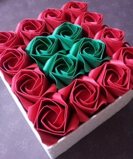 圣诞玫瑰花的折法教程大全教你最美的圣诞节折纸玫瑰花