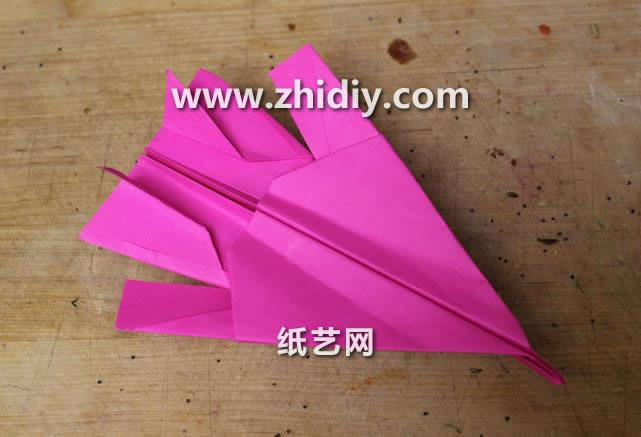 折纸战斗机的手工折法—F14雄猫折纸战斗机手工制作视频 